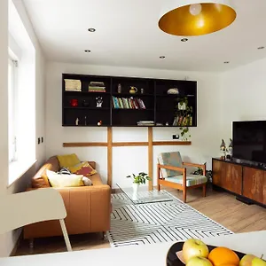 Appartamento Large Two Bedroom Family App - Free Parking