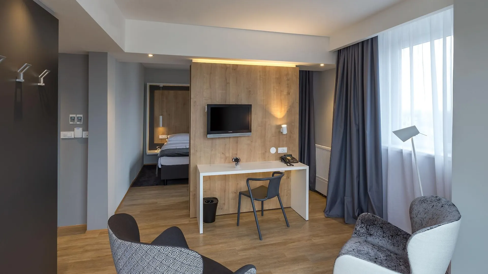 M Hotel Ljubljana 4*,