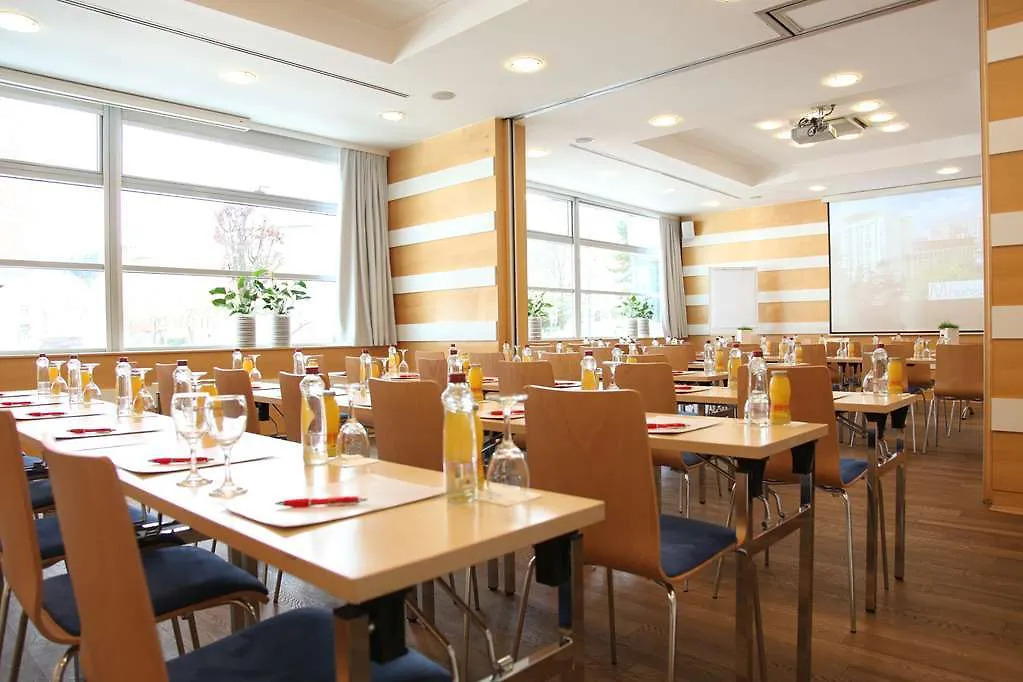 M Hotel Ljubljana 4*,